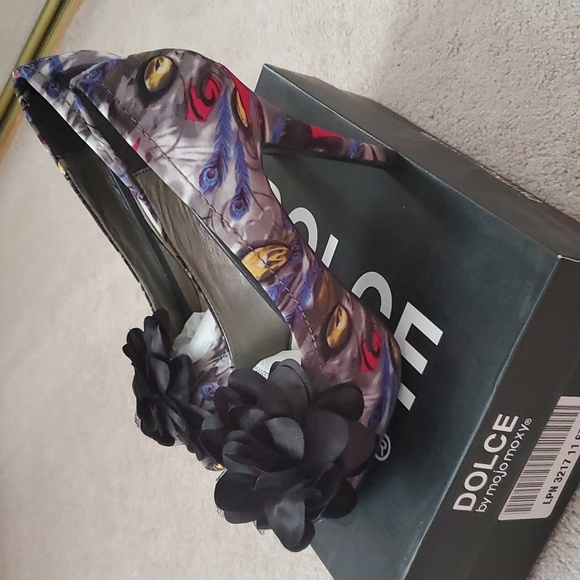 NEW IN BOX MULTI COLOR HEELS - Picture 5 of 8